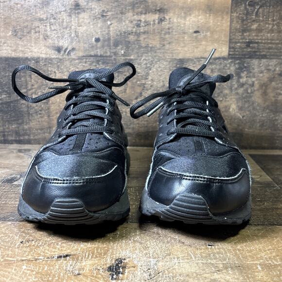 Nike Air Huarache Run Women's Running Shoes Size 7 Triple Black 634835-012 - Picture 3 of 9
